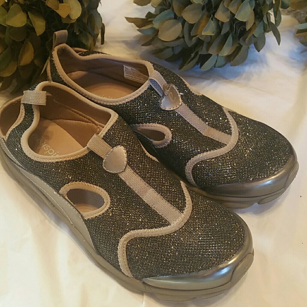 FINAL MARK DOWN! Easy spirit e360 shoes